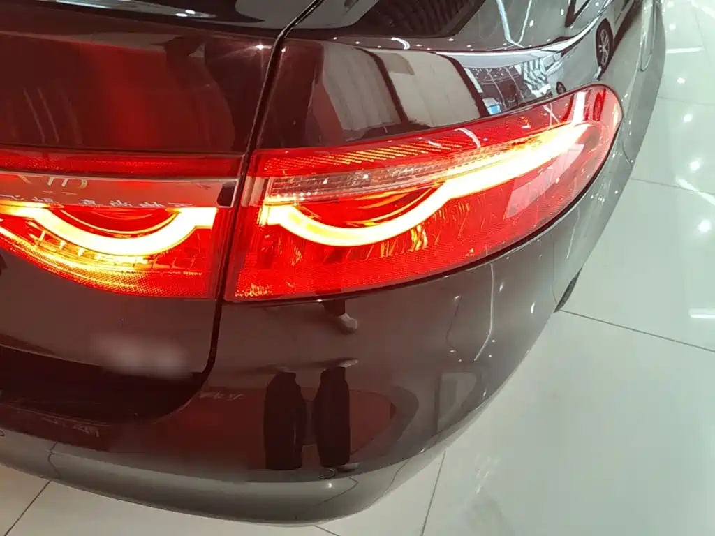 Jaguar XFL — миниатюра 8