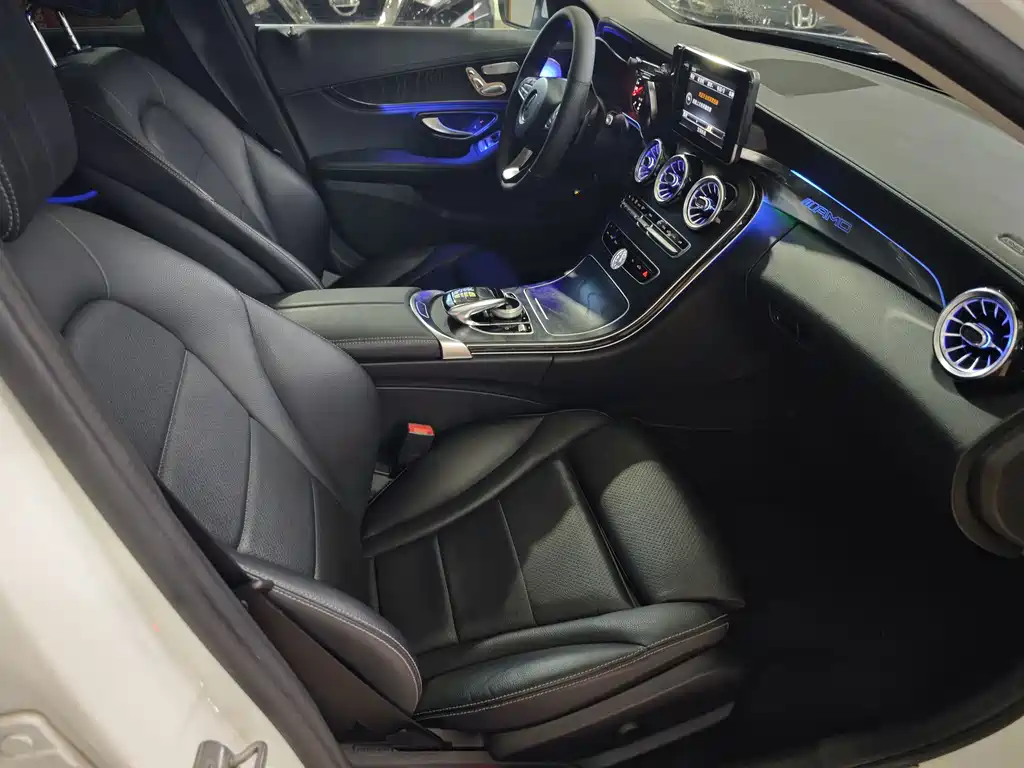 Mercedes-Benz C-Class — миниатюра 6