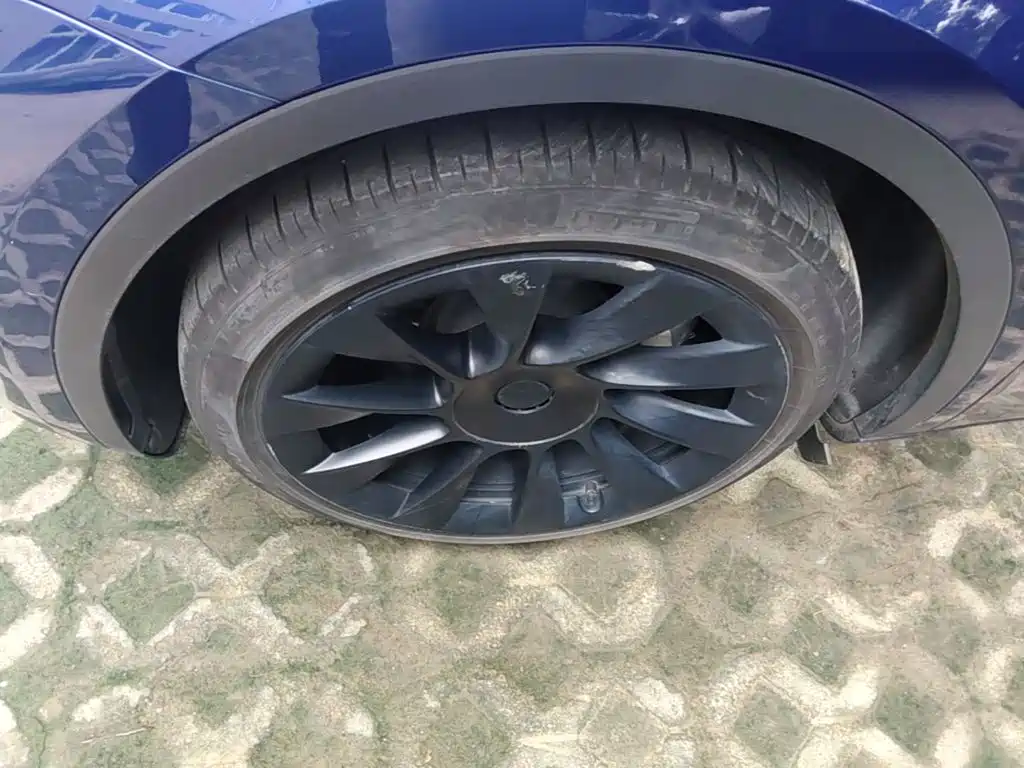 Tesla Model Y — миниатюра 23