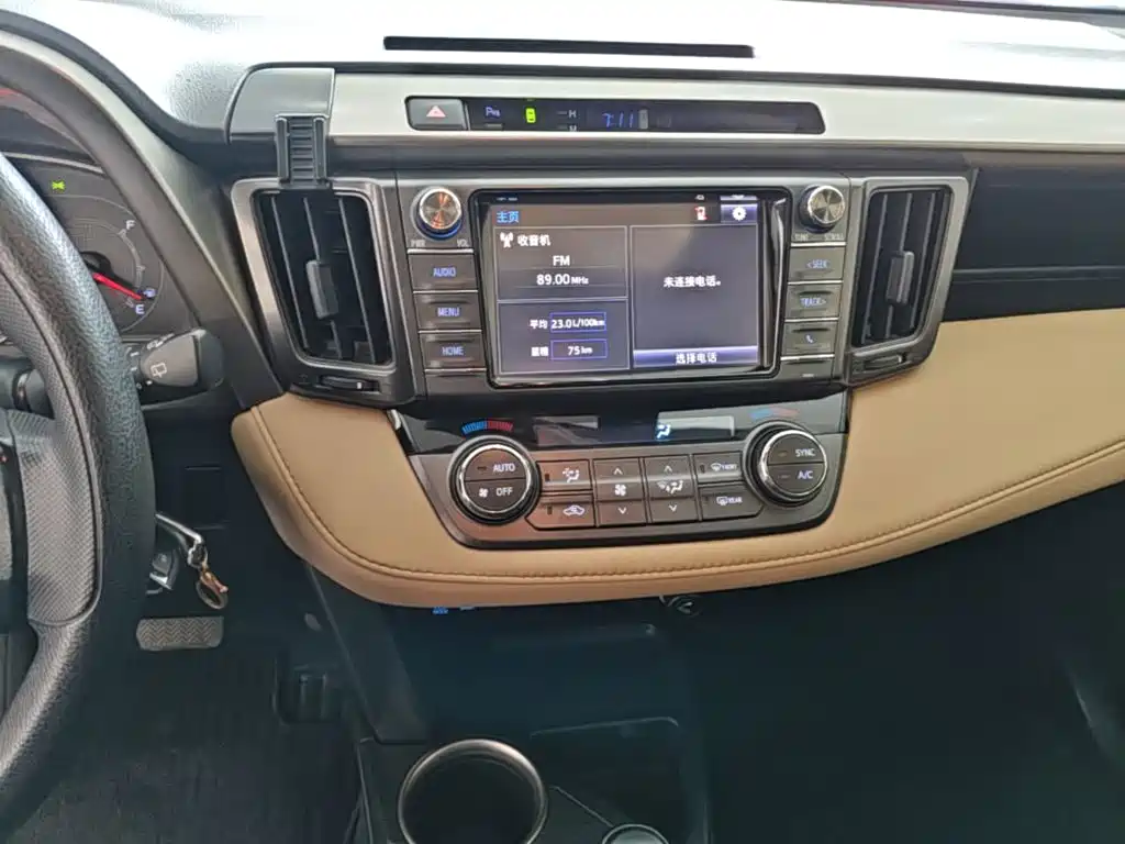 Toyota RAV4 — миниатюра 13