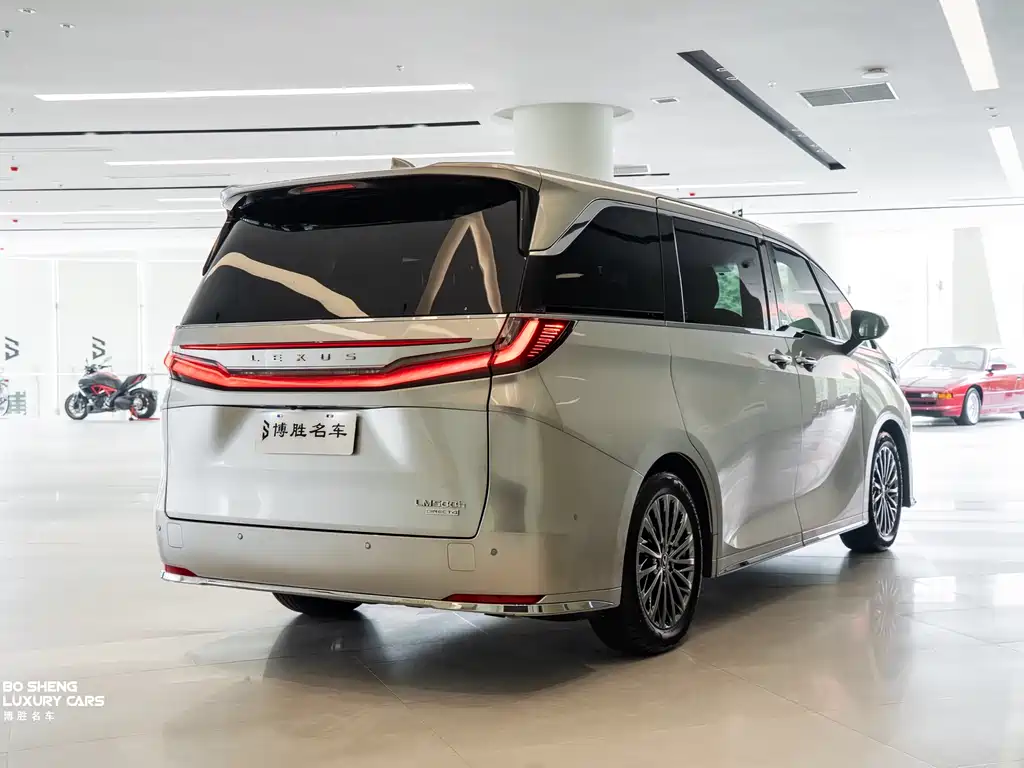 Lexus LM 2025 350h