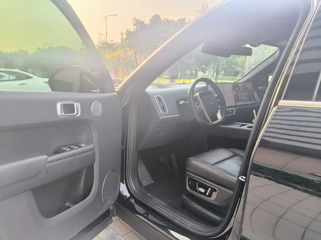 Li Auto Li L8 — миниатюра 10