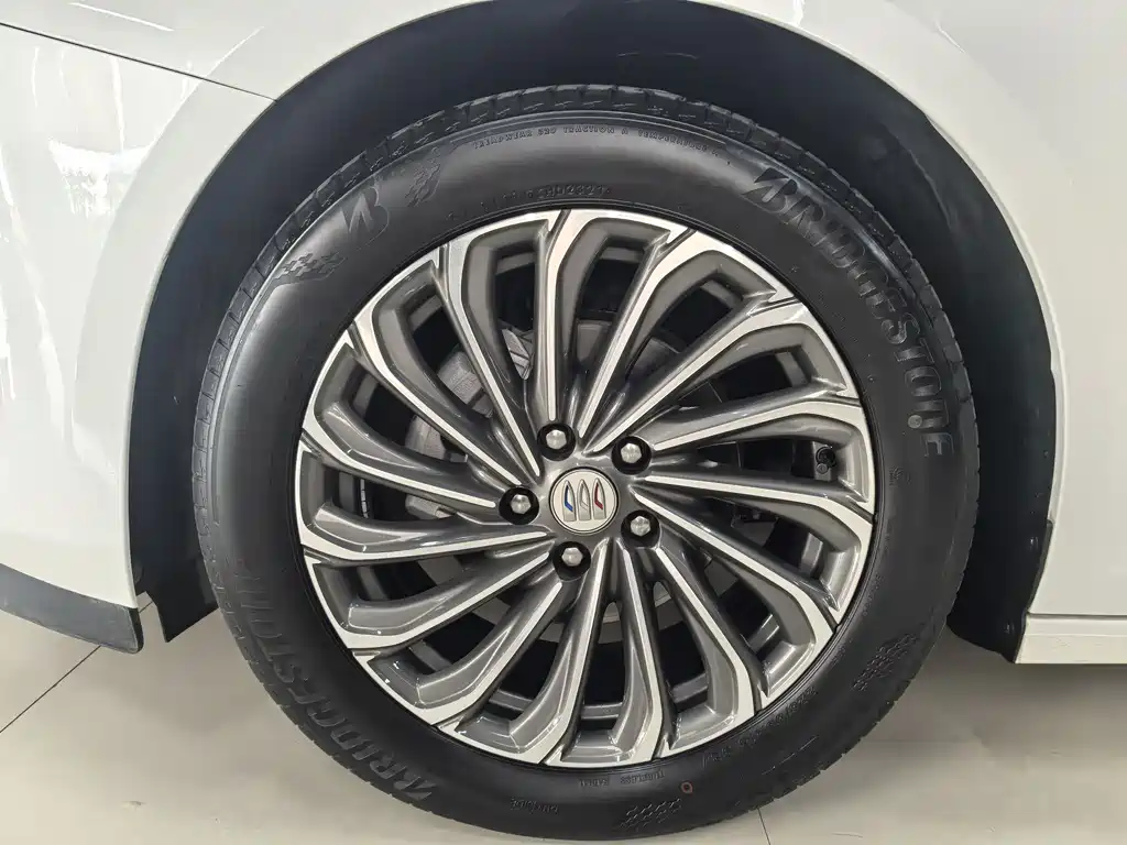 Buick LaCrosse — миниатюра 17