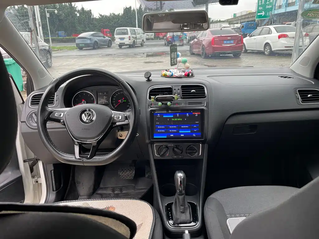 Volkswagen Polo — миниатюра 6