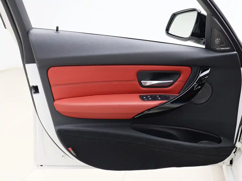 BMW 3 Series — миниатюра 6