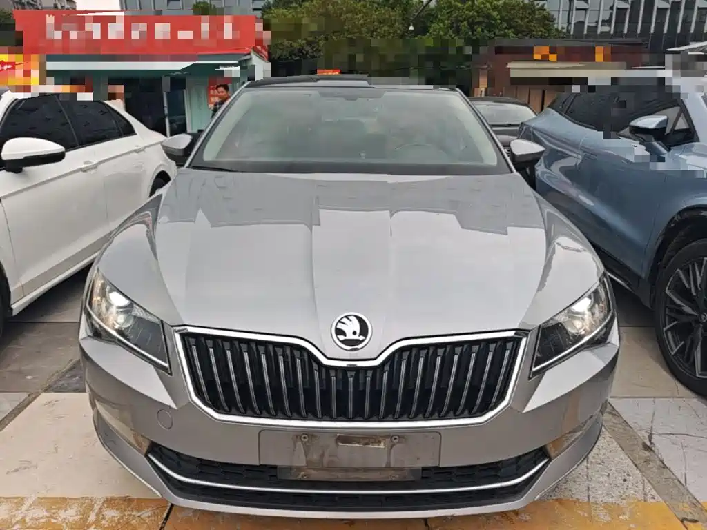 Skoda Superb — миниатюра 3