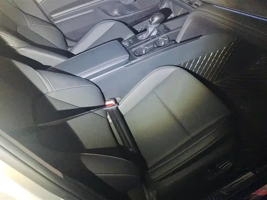 Toyota Camry 2024 2.0HE Elite
