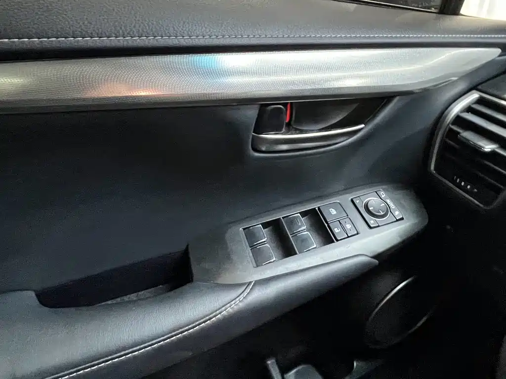 Lexus NX — миниатюра 14