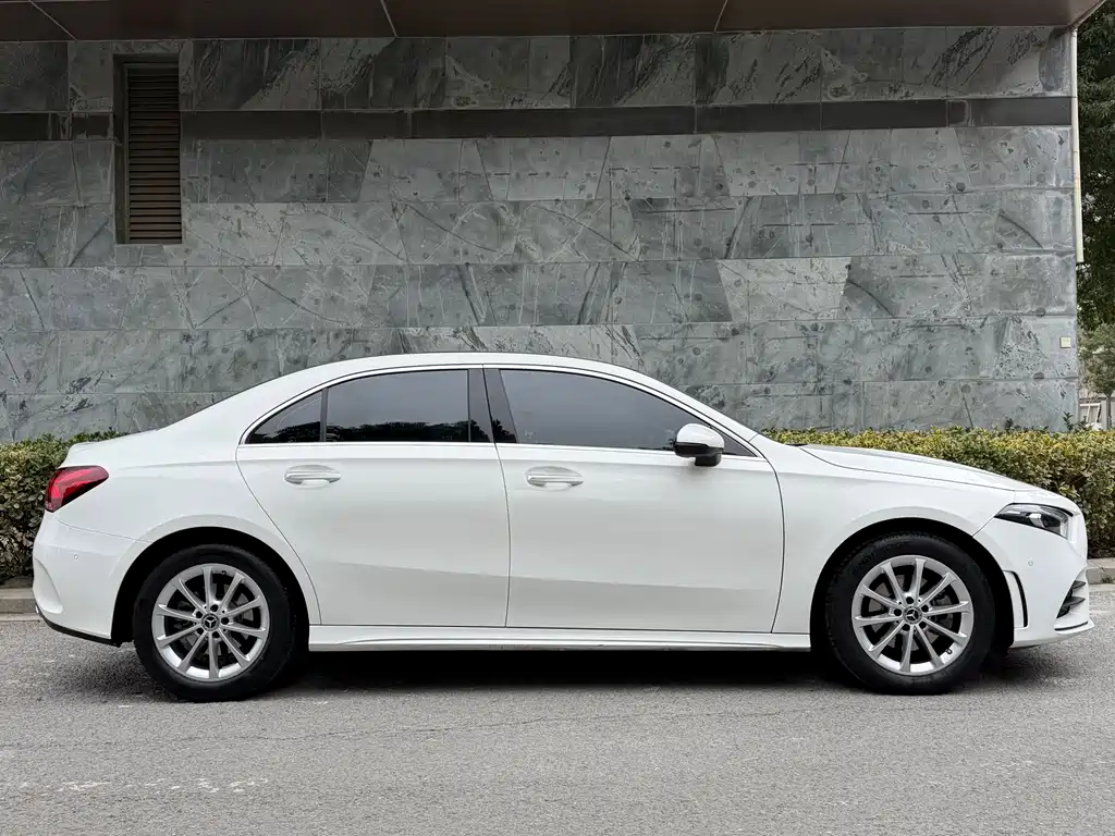 MERCEDES-BENZ A CLASS