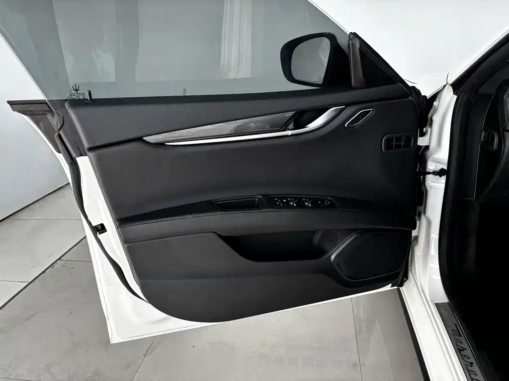 Maserati Ghibli — миниатюра 11
