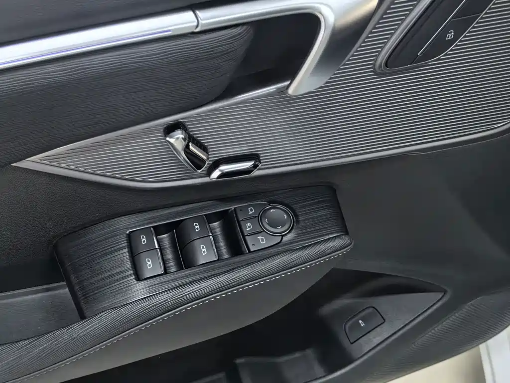 Buick LaCrosse — миниатюра 6