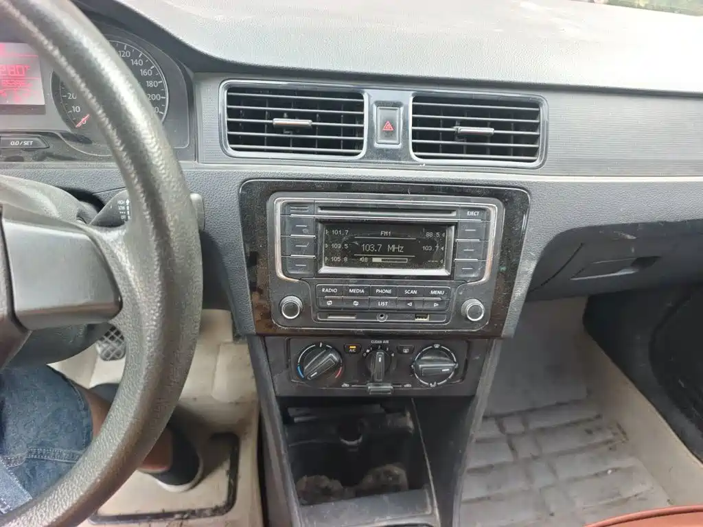 Volkswagen Santana — миниатюра 14