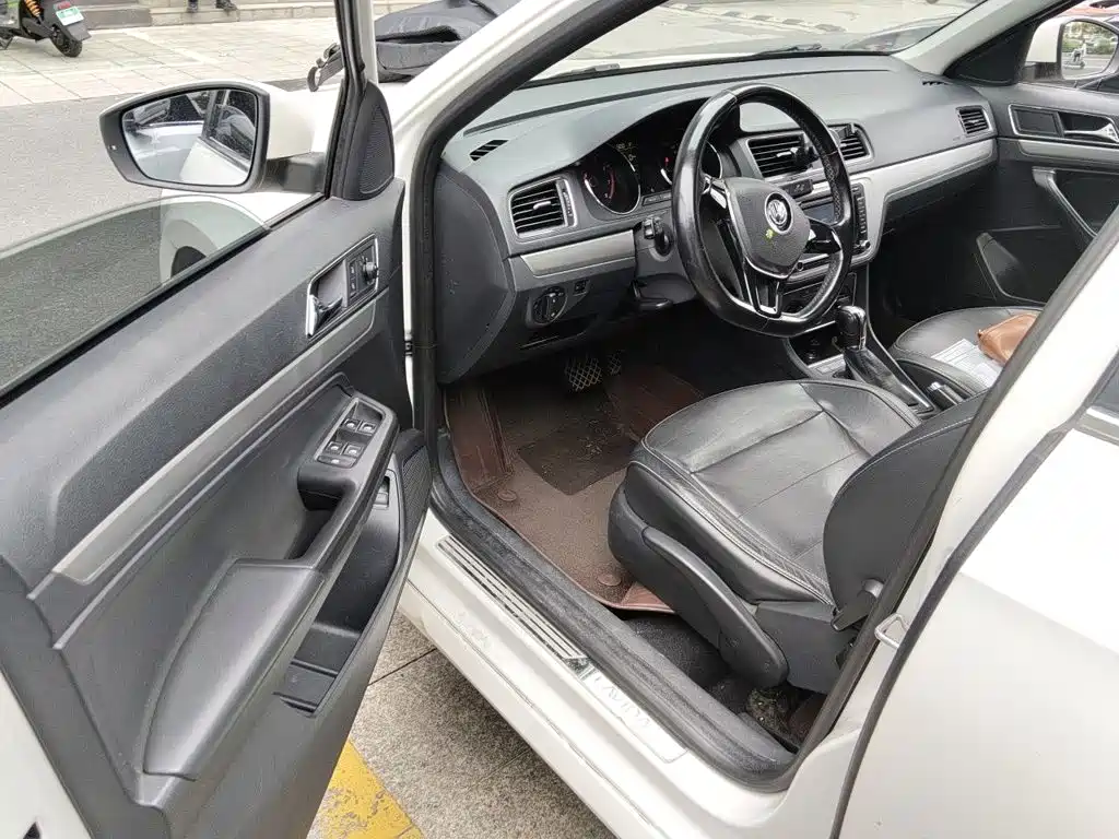 Volkswagen Lavida — миниатюра 17