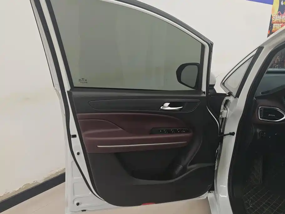 GAC Trumpchi M6 2023 — фото 7