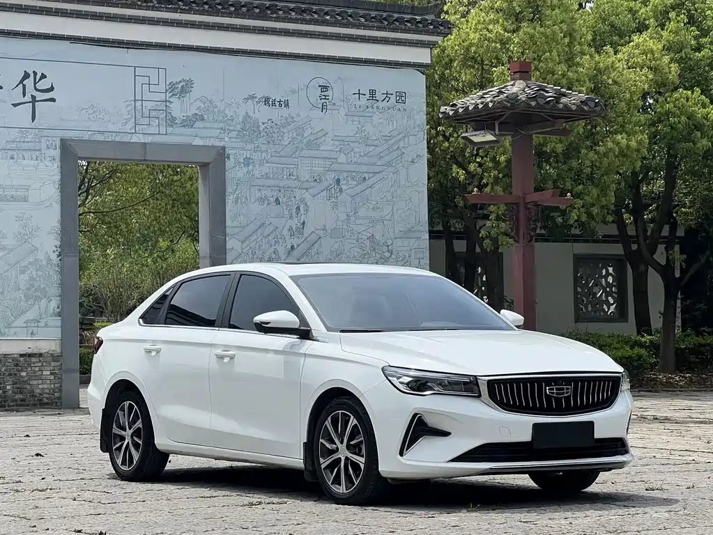 Geely Emgrand 2023 4 Champion 1.5L CVT Luxury