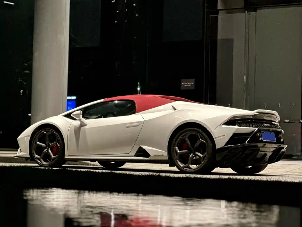 LAMBORGHINI HURACÁN