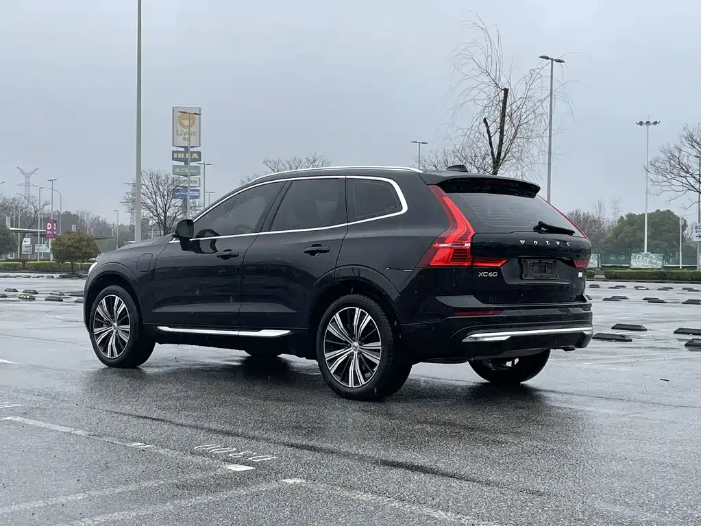 Volvo XC60 2022 T8 Luxury