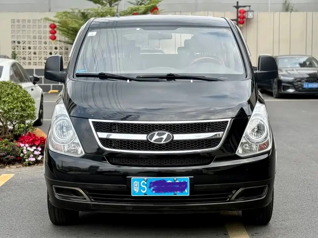 Hyundai H-1 2011 2.4L Luxury