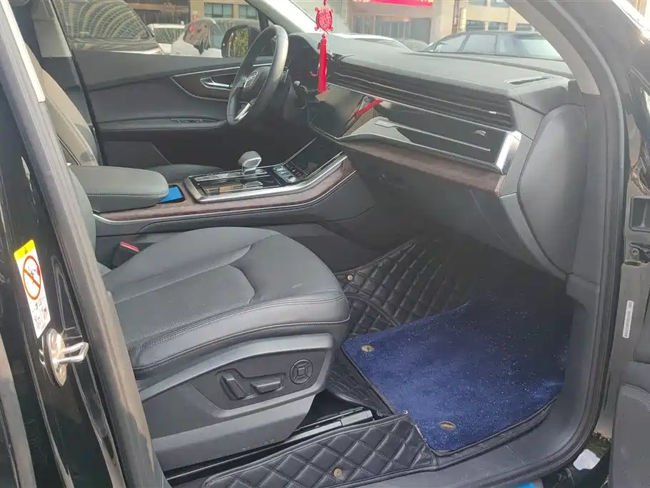 Audi Q7 2023 45 TFSI quattro S line Sport