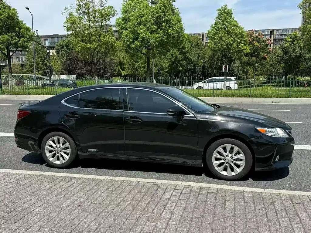 Lexus ES — миниатюра 4