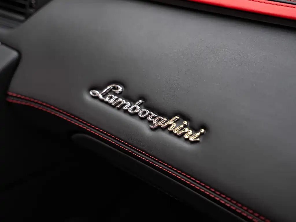 Lamborghini Aventador — миниатюра 9