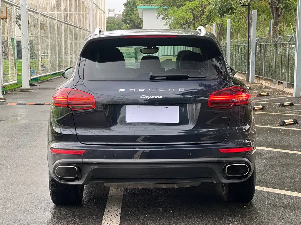 Porsche Cayenne — миниатюра 5