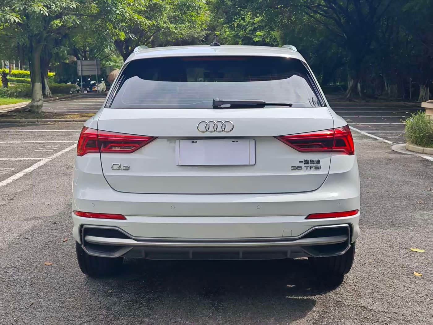 Audi Q3 1.4 л 2021 г. Белый, пробег 33000 км