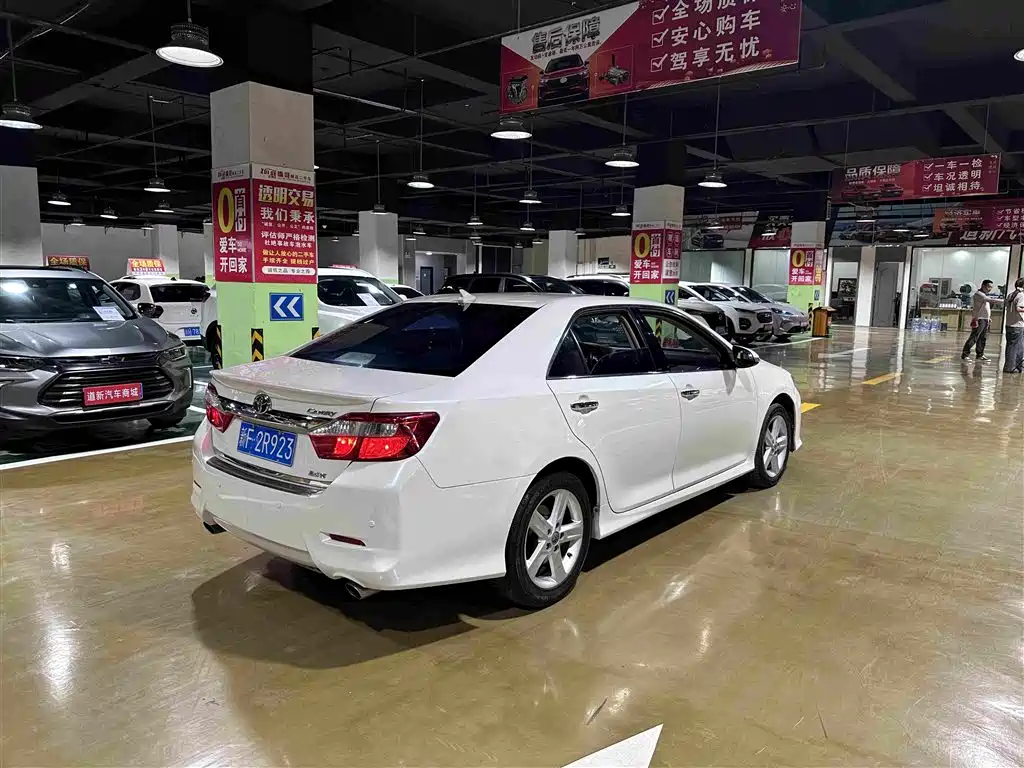 Toyota Camry — миниатюра 9