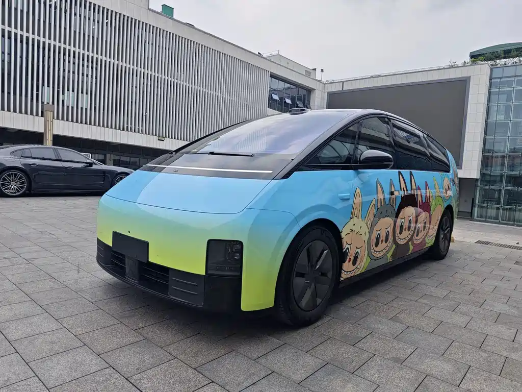 Li Auto MEGA 2025 Home
