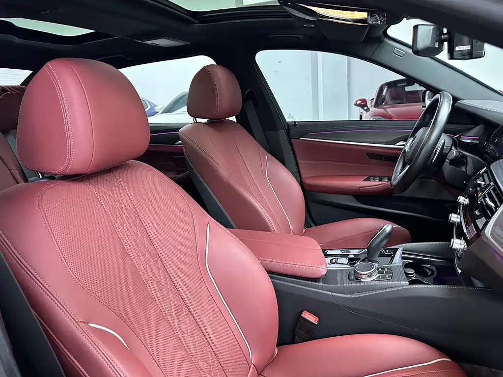 BMW 5 Series — миниатюра 19