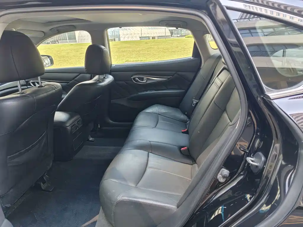 Infiniti Q70 — миниатюра 14