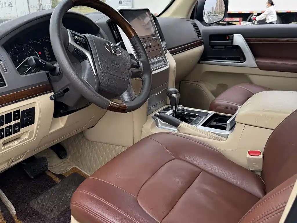 Toyota Land Cruiser — миниатюра 4