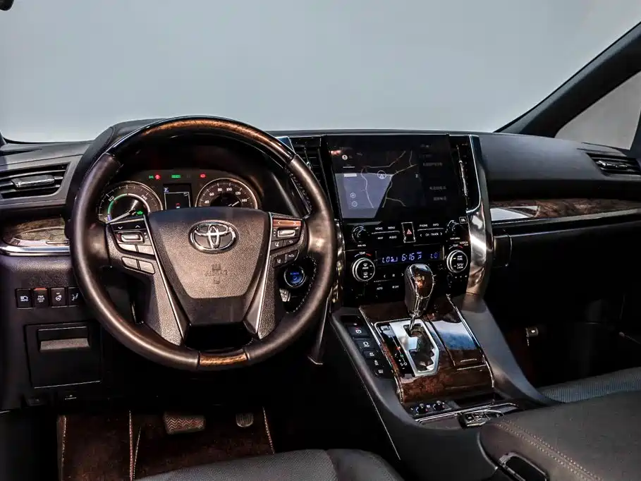 Toyota Vellfire — миниатюра 24