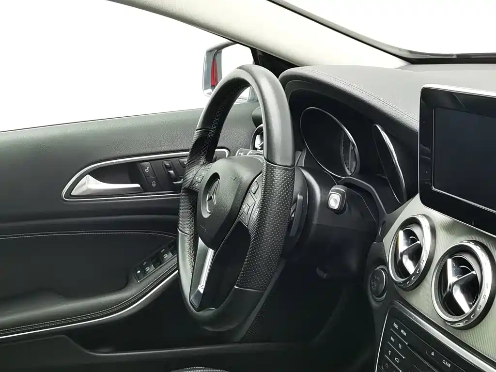 Mercedes-Benz GLA — миниатюра 22