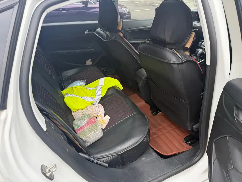 Peugeot 308 — миниатюра 3