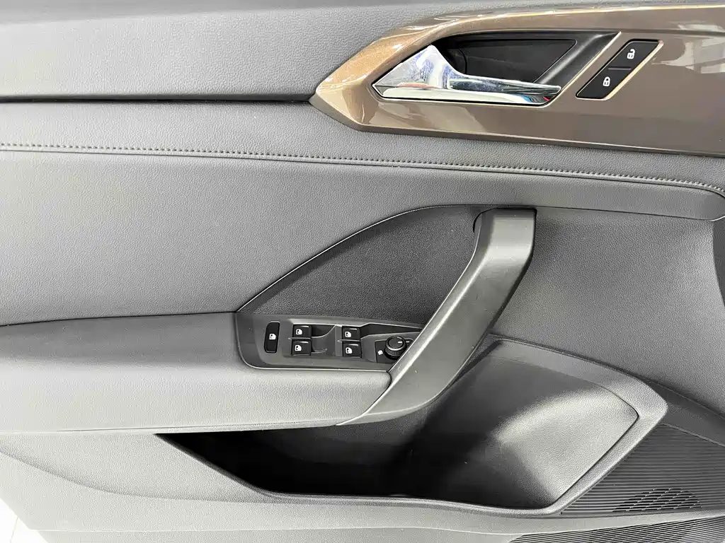 Volkswagen Tharu 2022 280TSI Luxury