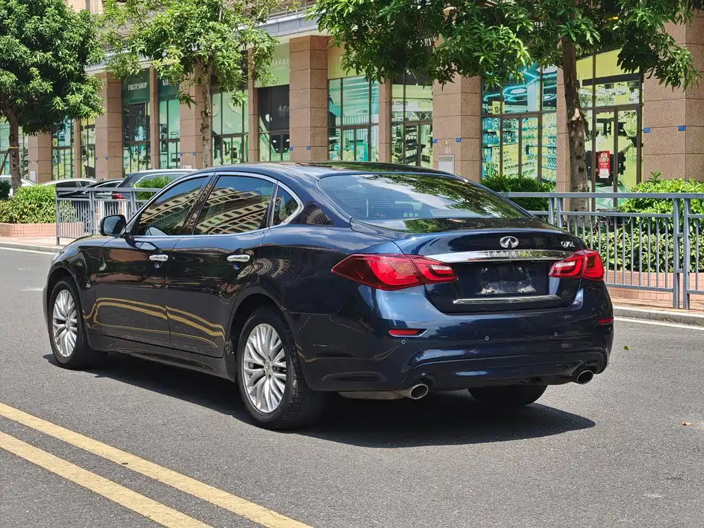 Infiniti Q70 — миниатюра 4