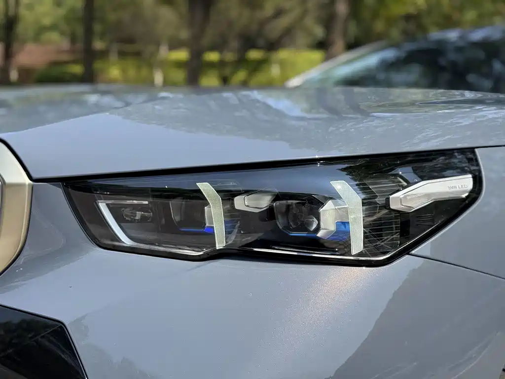 BMW 5 Series — миниатюра 4