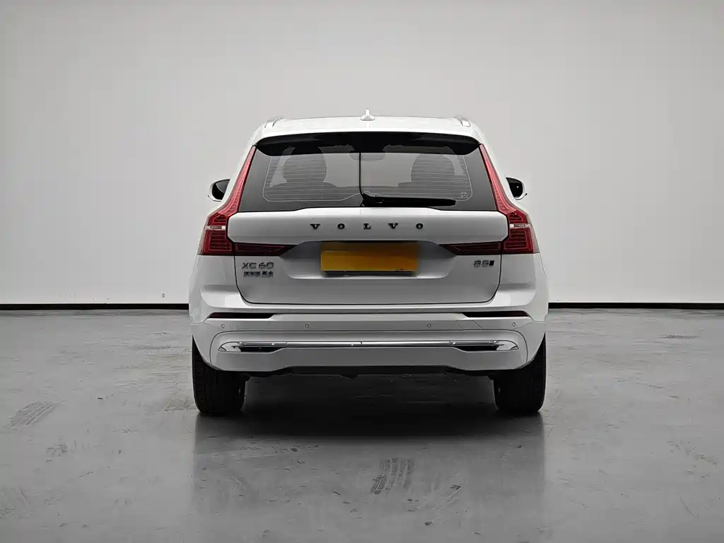 Volvo XC60 2022 B5 Luxury