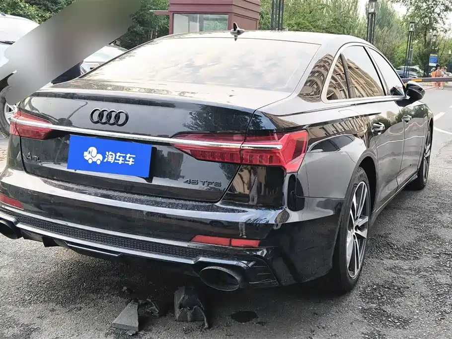 Audi A6L 2023 40 TFSI Luxury