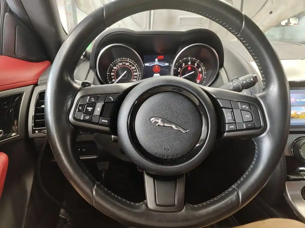 Jaguar F-TYPE — миниатюра 11