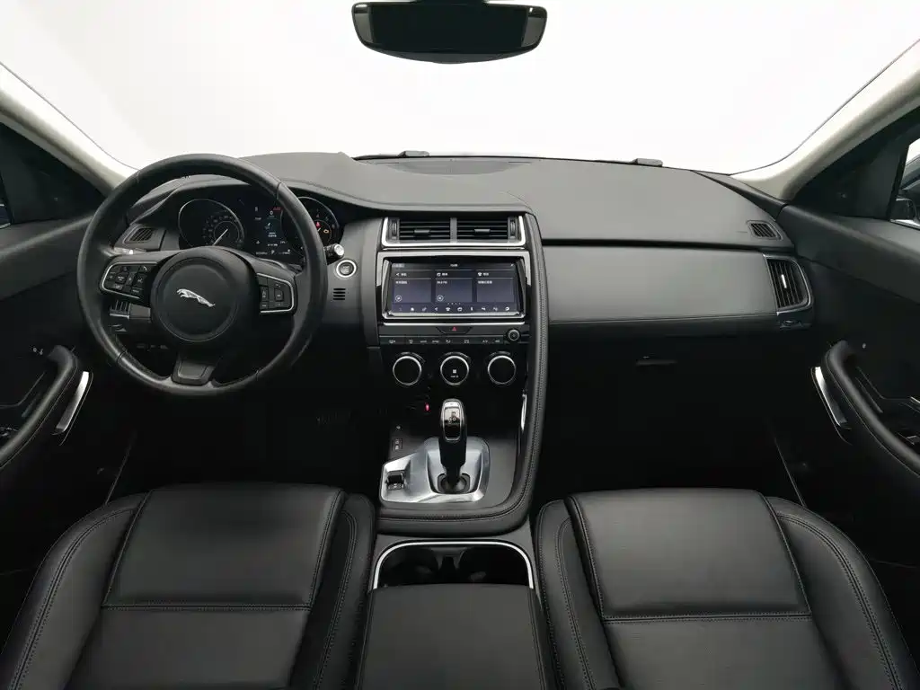 Jaguar E-PACE — миниатюра 5
