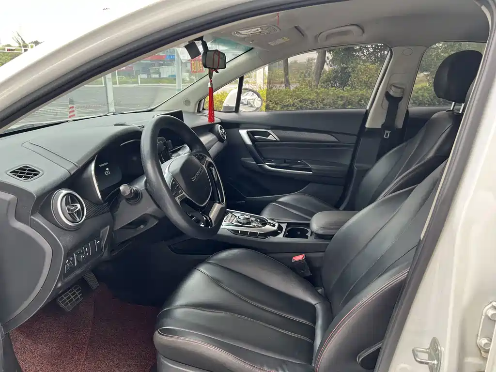 BAIC EU5 — миниатюра 9