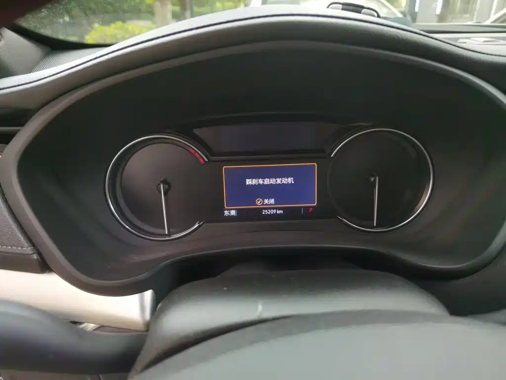 Cadillac XT4 — миниатюра 12