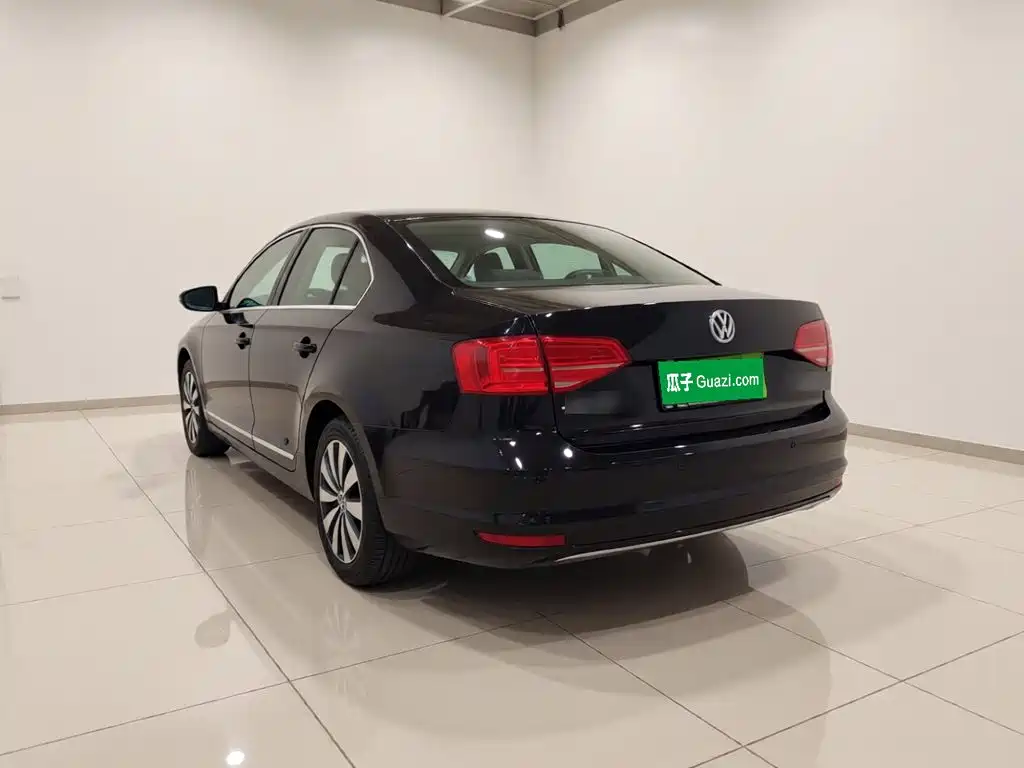 Volkswagen Sagitar — миниатюра 4