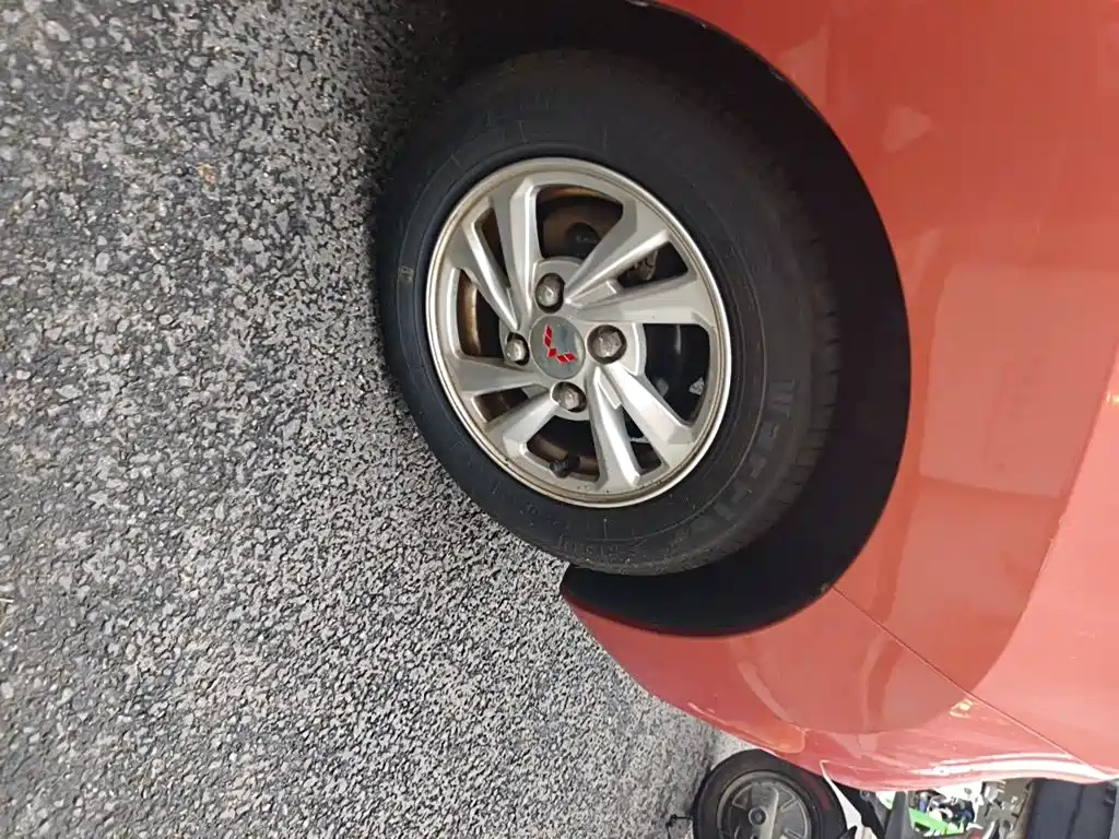 Wuling MINIEV — миниатюра 8