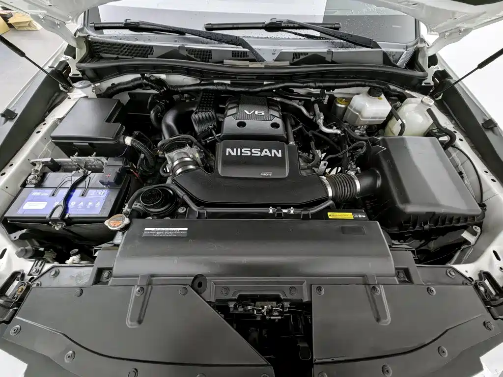 Nissan Patrol — миниатюра 6