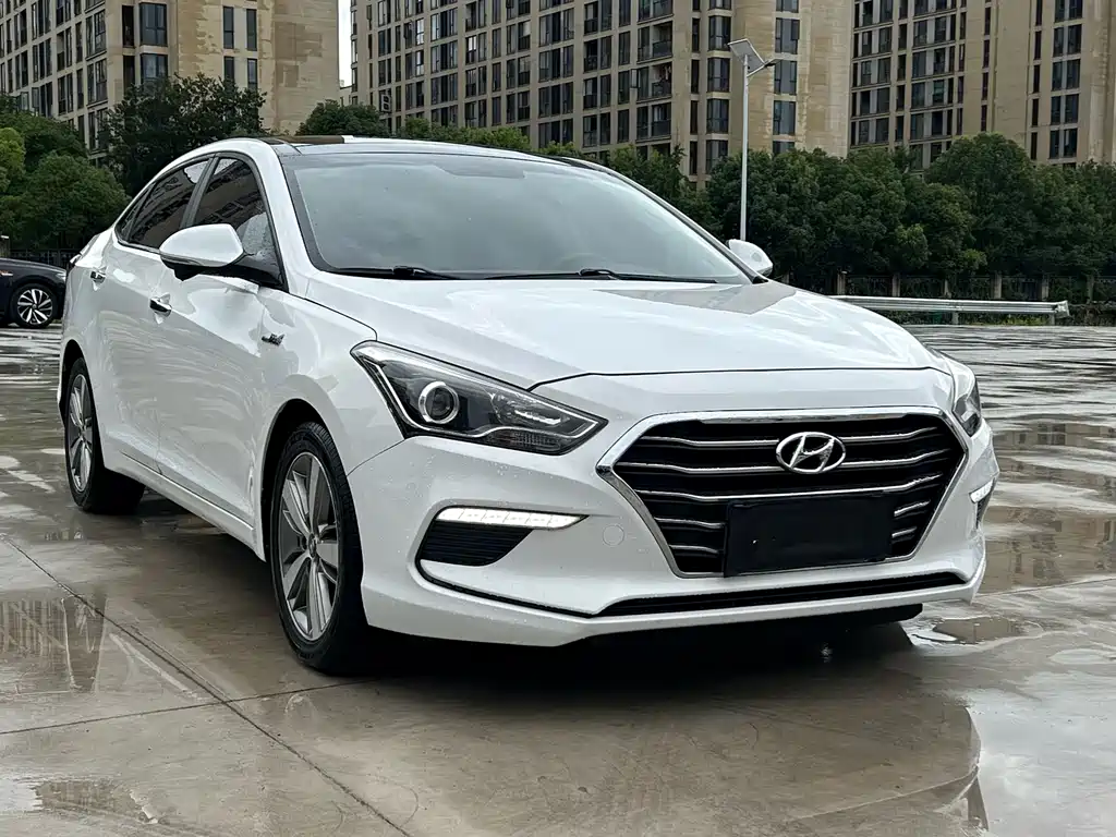 Hyundai Mistra 2017 1.6T AT Flagship TOP V