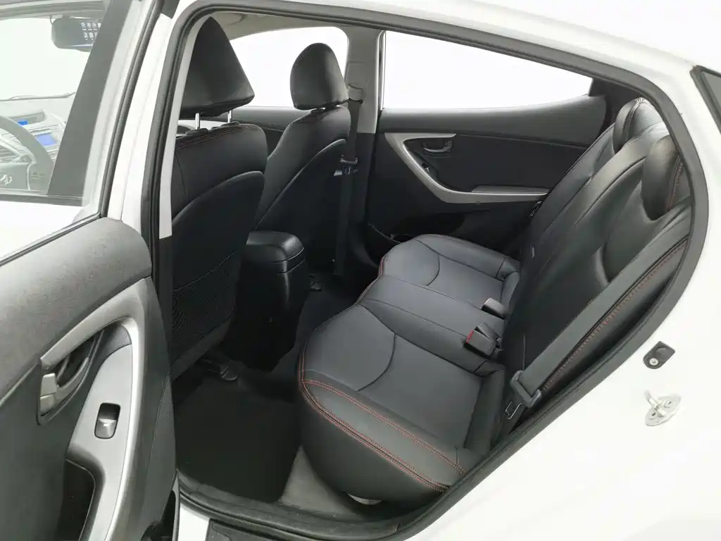 Hyundai Elantra Langdong — миниатюра 15