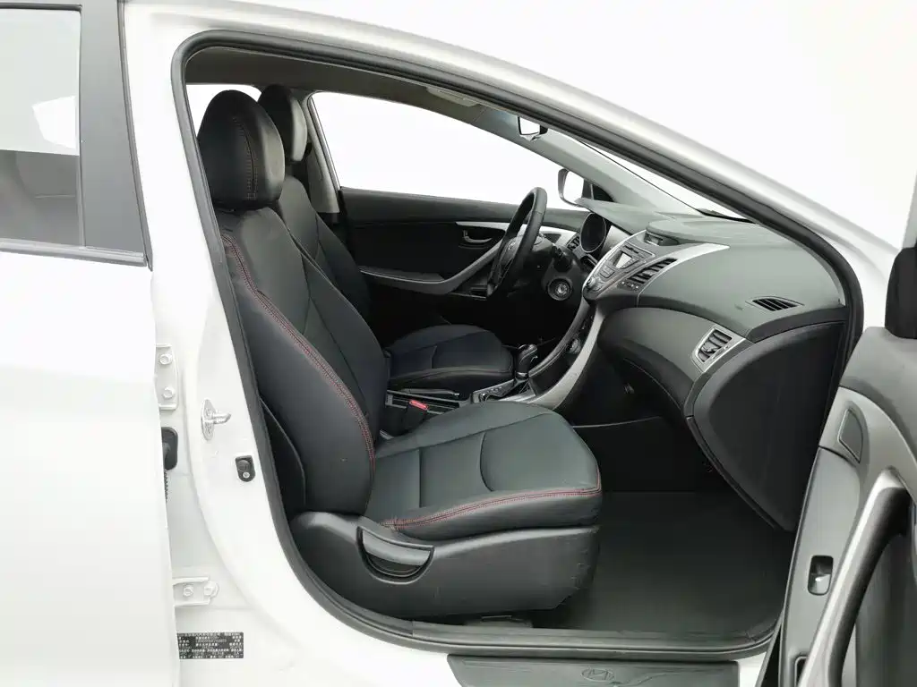 Hyundai Elantra Langdong — миниатюра 23